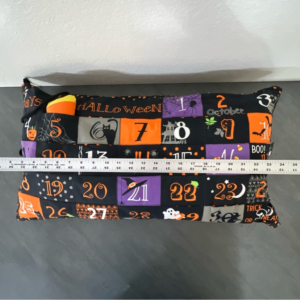 NEW Days To Halloween Interactive Countdown Advent Calendar Pockets Pillow Large - Picture 5 of 6